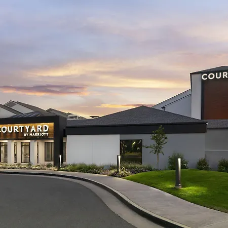 Courtyard By Marriott Bakersfield-2