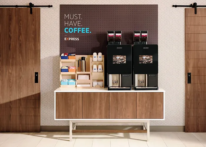 Holiday Inn Express & Suites Bakersfield Airport By Ihg